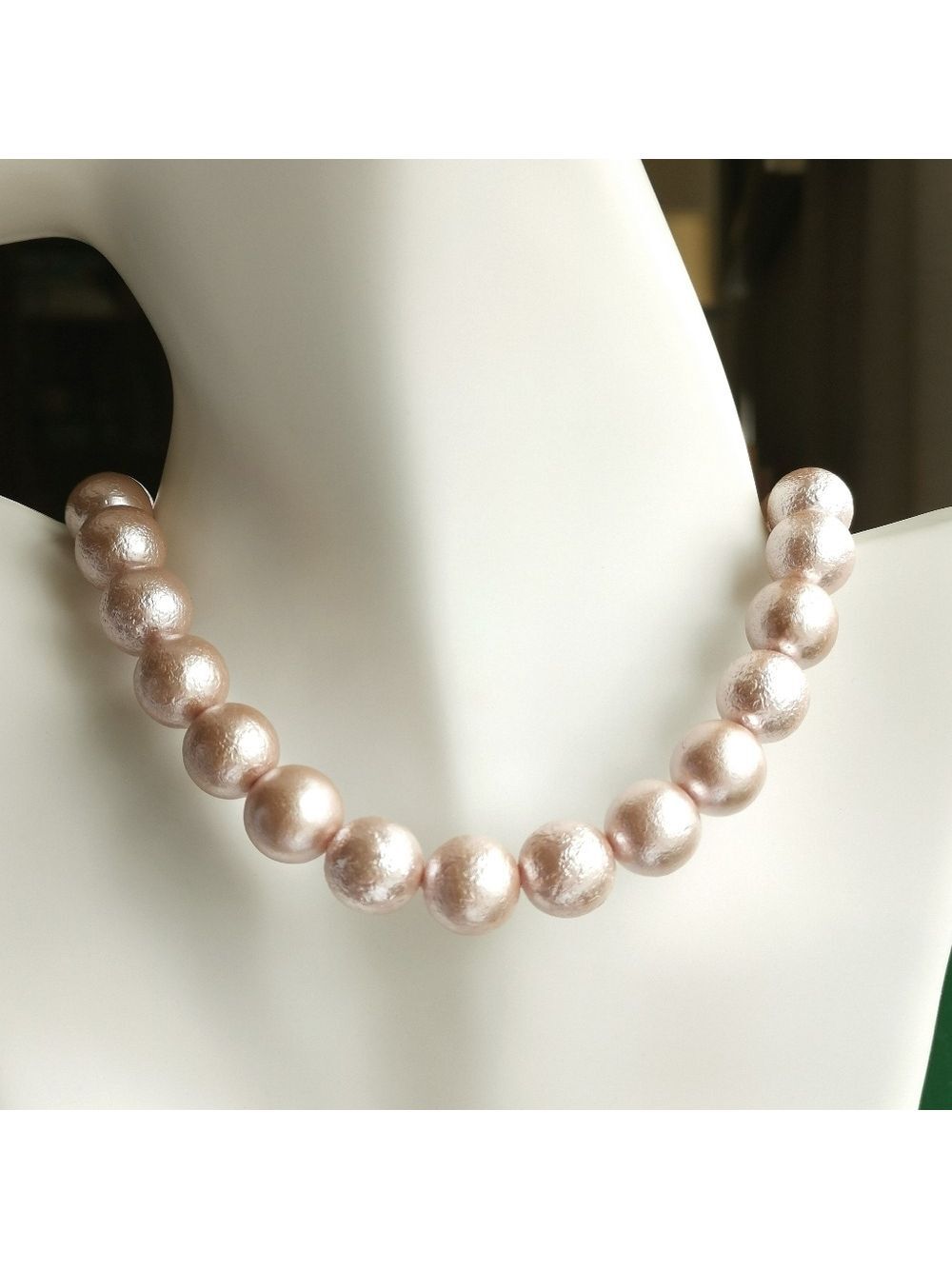 Blush Pink faux Tahitian Pearl necklace 🆕